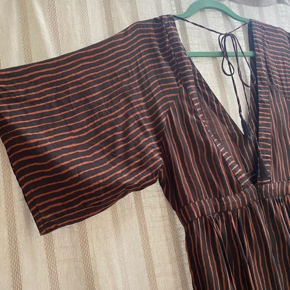 Dress - Picture 3 of 4